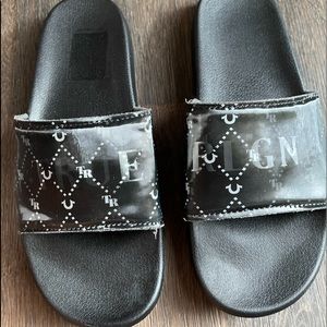 True religion sandals